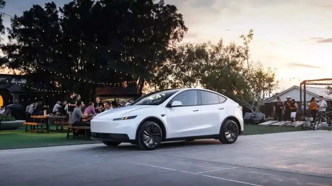 廉价版特斯拉暴降4万，20万的Model 3不远了