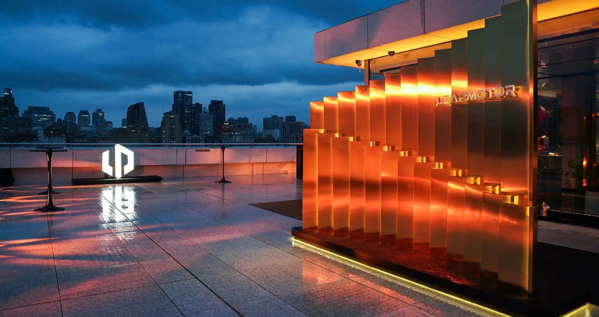 朱江明逐梦上海滩，D19打开零跑新十年