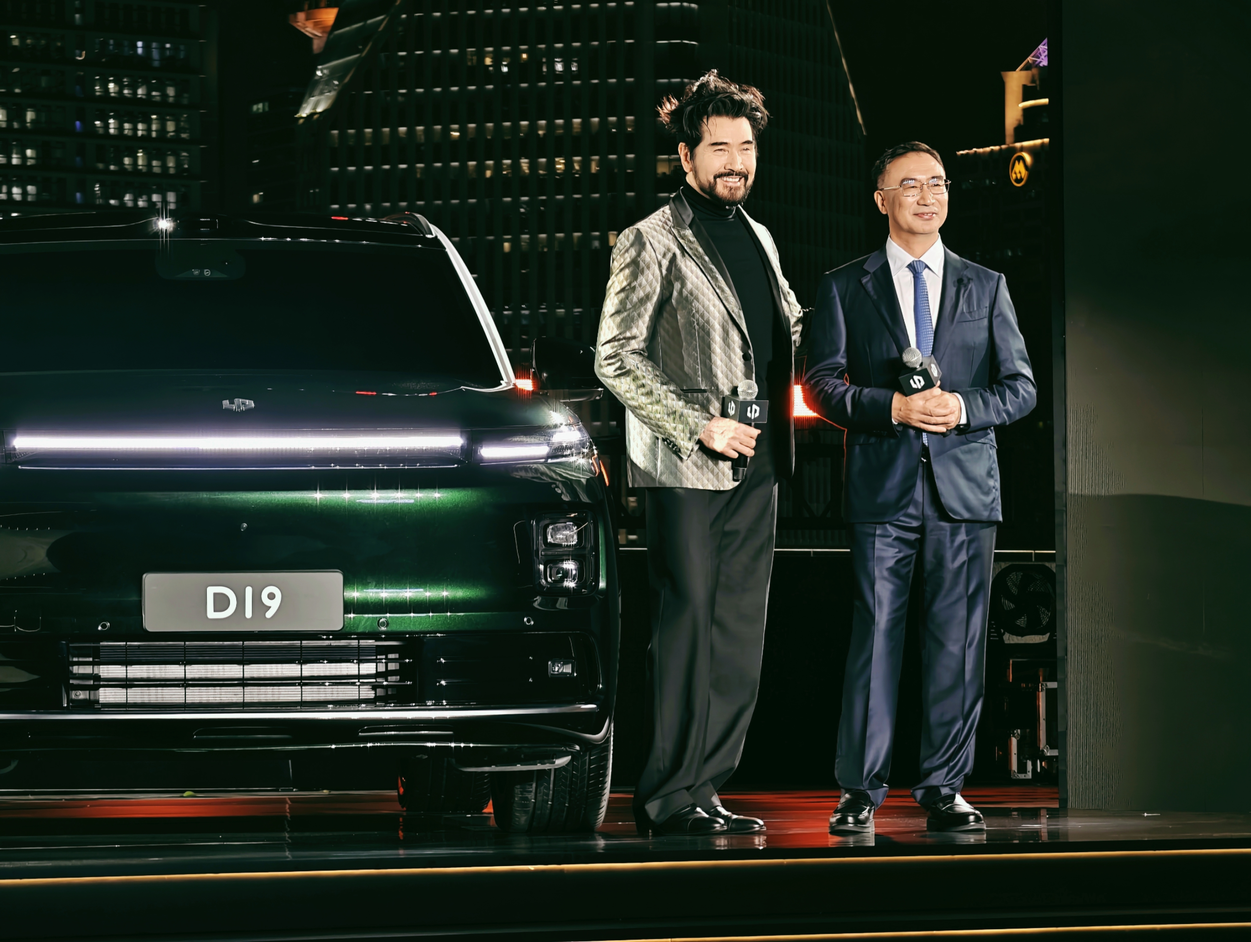 零跑D系列，豪华旗舰的一场科技普惠