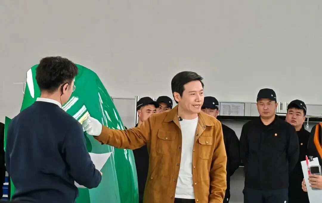 从绿化带战神，到200公里瞬刹，雷军回应一切