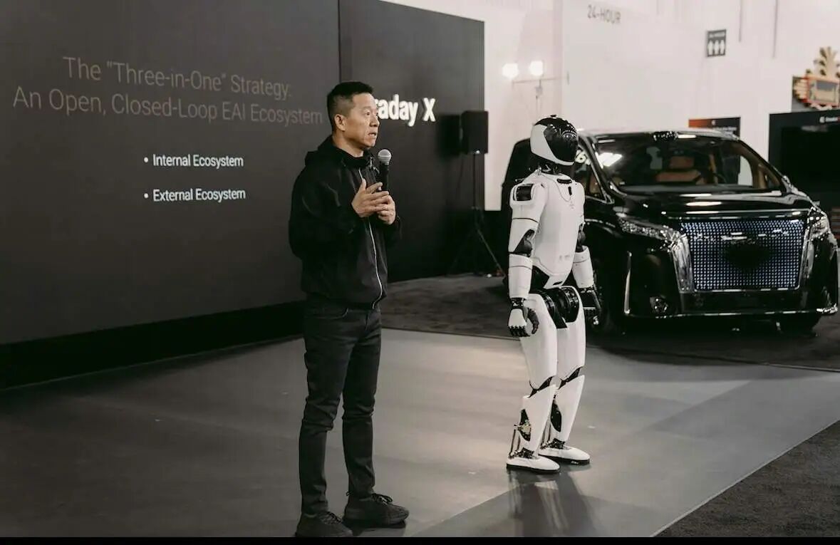 贾跃亭“造人”上热搜，机器人1.7万开卖，已拿下1211台订单