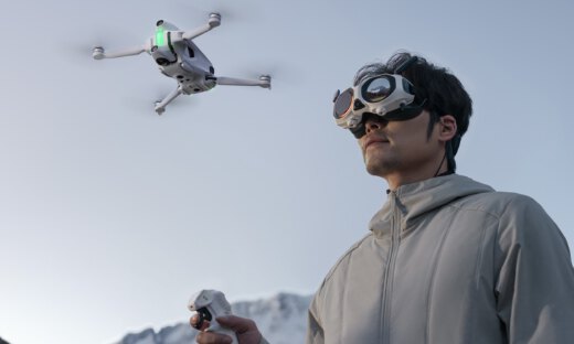 影石创新2025年营收98.58亿元，同比大增76.85%