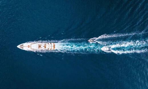 砸50亿，刘强东要造游艇了